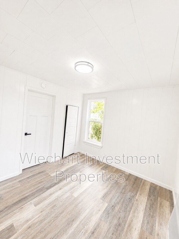 Photo - 770 Richie Ave