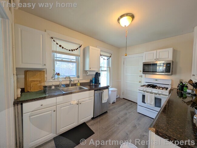 Photo - 18 Sanborn Ave Apartment Unit #2