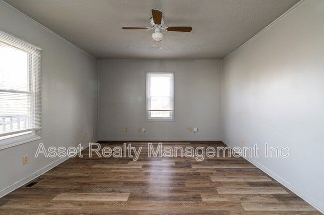 Photo - 218 W Columbia Ave
