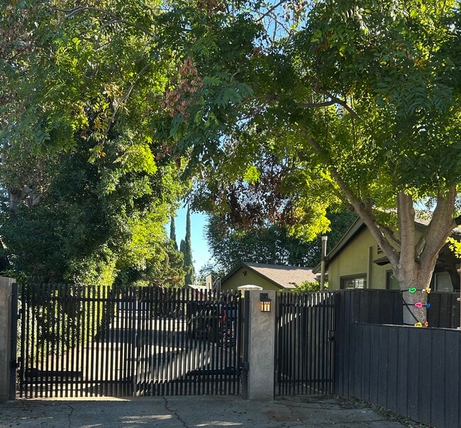 Photo - 5234 Ethel Ave