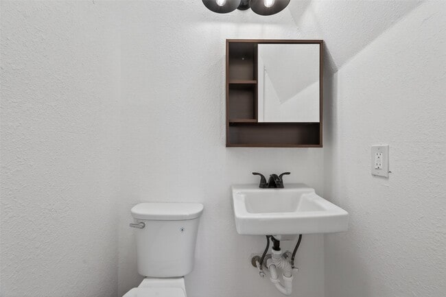 Photo - 2202 Hutchins St Unit C