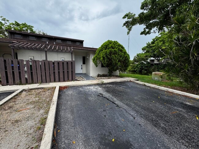 Photo - 3831 SW 69th Ave