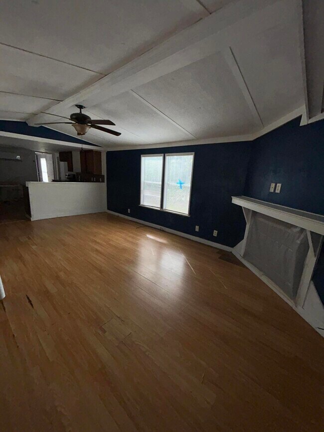 Photo - 358 Goodwin Rd