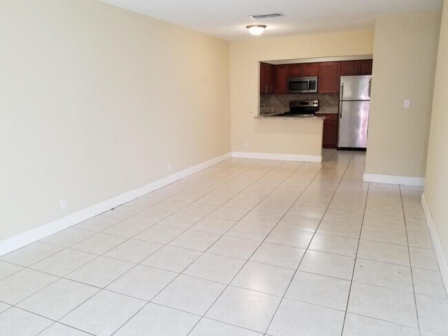 190 NE 40th St Unidad 196