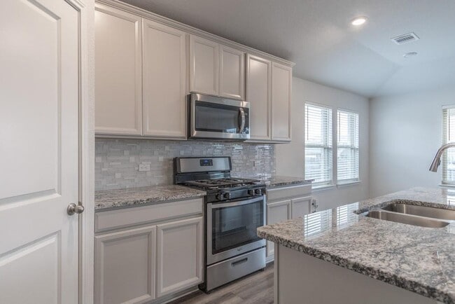 Photo - 1605 Gerald Ln