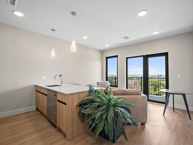 Building Photo - 249 Corey Rd Unit 404