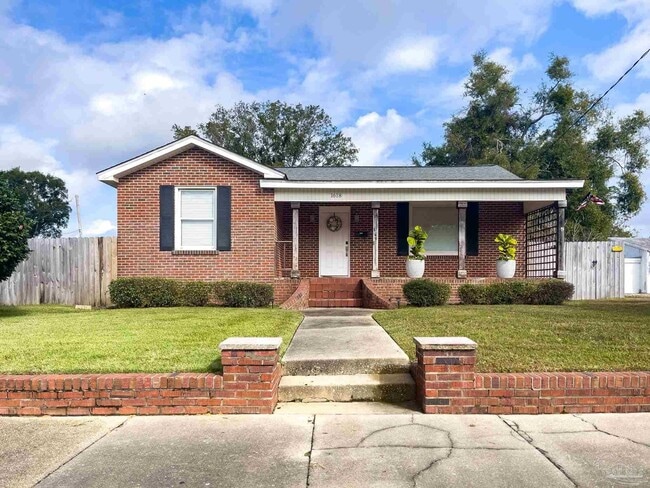 Building Photo - 1618 W Garden St