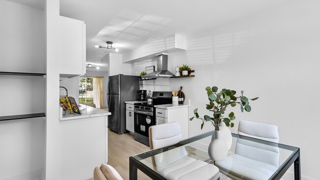 Photo - Trumbull Terrace