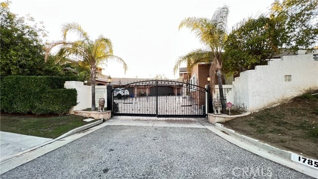 Building Photo - 17858 Sidwell St