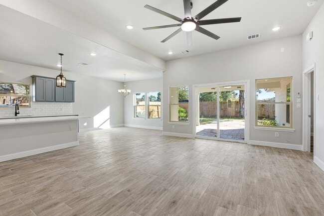 Photo - 7310 Foxwaithe Ln