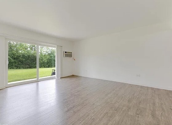 Photo - 7413 Brookdale Dr Unit 107