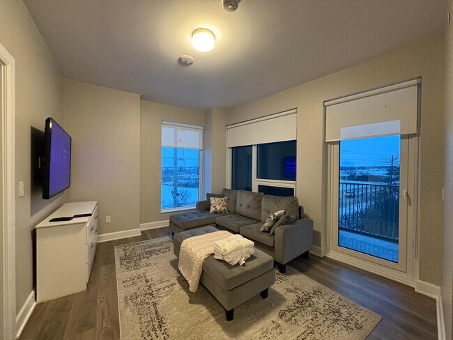 Photo - 2 Bed Condominium in Oakville Unit 424