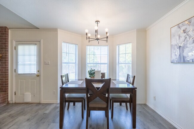 Photo - 2634 Bishop Rd