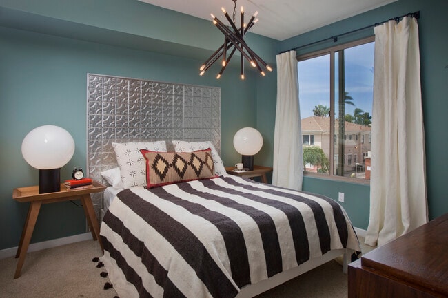 Bedroom with carpet