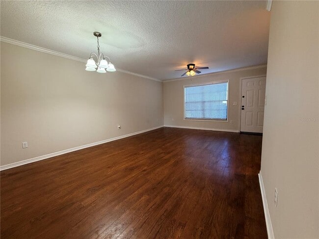 3220 Oak Lawn Pl