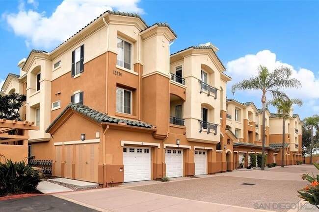 Building Photo - 12374 Carmel Country Rd Unit 105 Rental