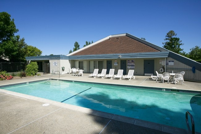 Photo - Creekside Apartments