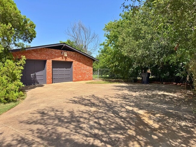Photo - Charming 4 Bed 2 Bath Home in Morningside!