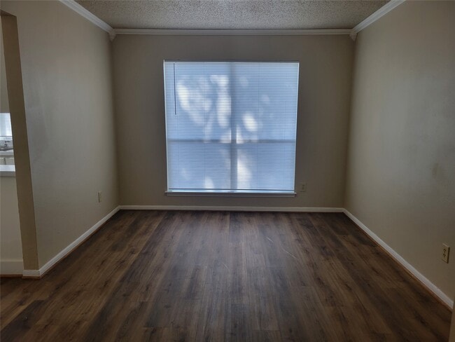 Photo - 9315 Southleigh Dr