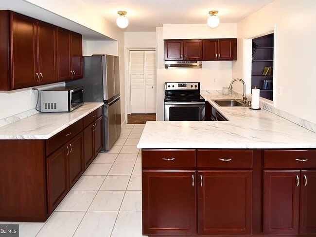 Photo - 2915 Tallow Ln