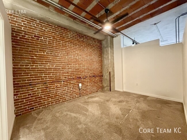 Photo - 204 Walnut St Unit 214