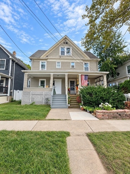 877 Jaques Ave