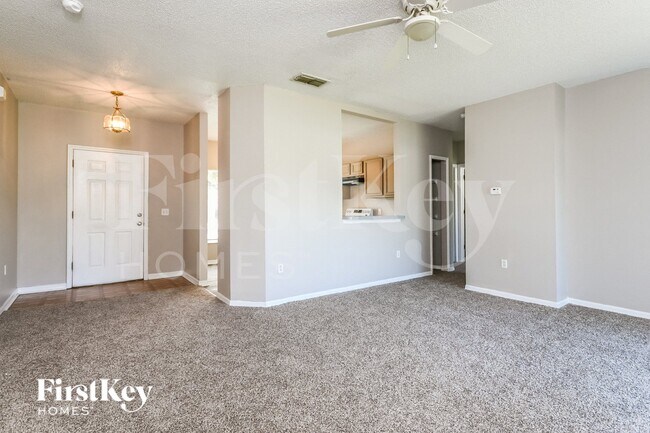 Photo - 702 Cotulla Dr