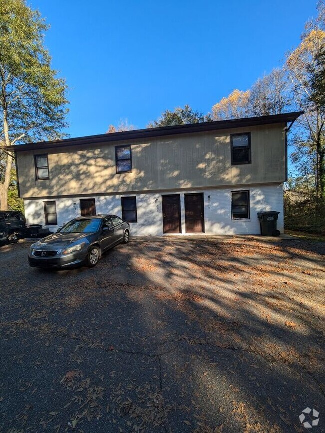 Building Photo - 2BD/1.5BA Unit in Hickory Rental