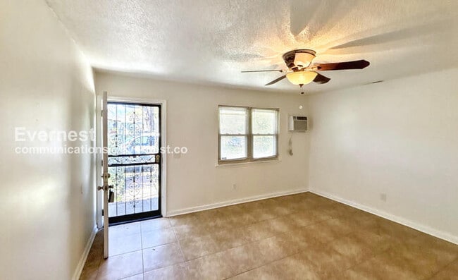 Photo - 1809 N Hawthorne St Unidad 2