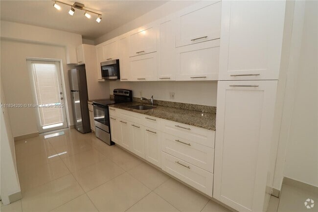 Building Photo - 540 74th St Unit 5 Rental