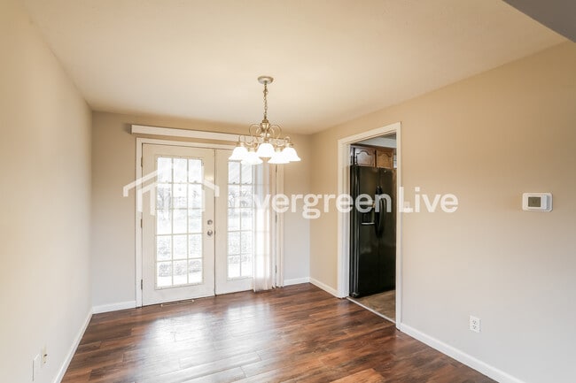 Photo - 3411 Quaker Rd