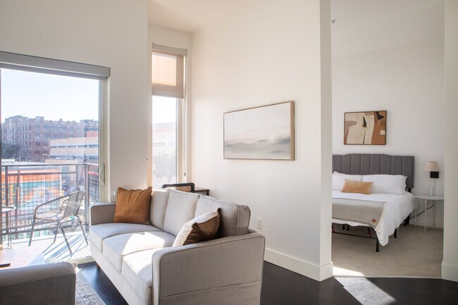 Photo - 550 W Juneau Ave Unit ID1379025P