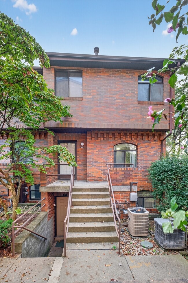 Building Photo - 3242 Niagara Sq Unit 1