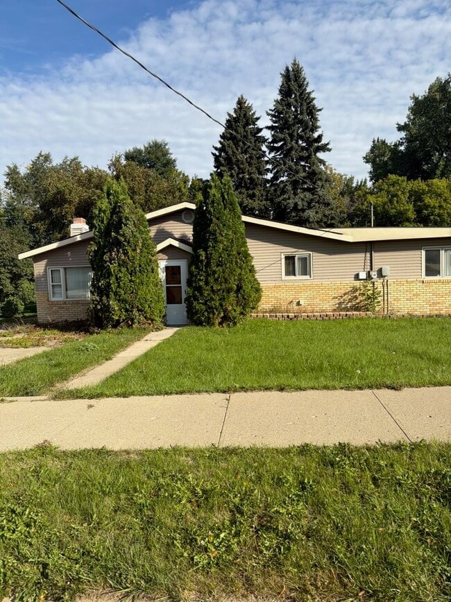 Building Photo - 306 15th Ave SW