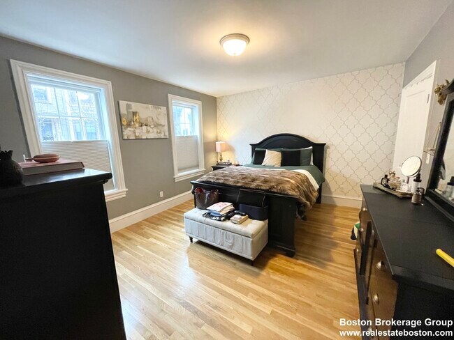 Photo - 27-29 Telegraph St. Unit 1 Unit 1