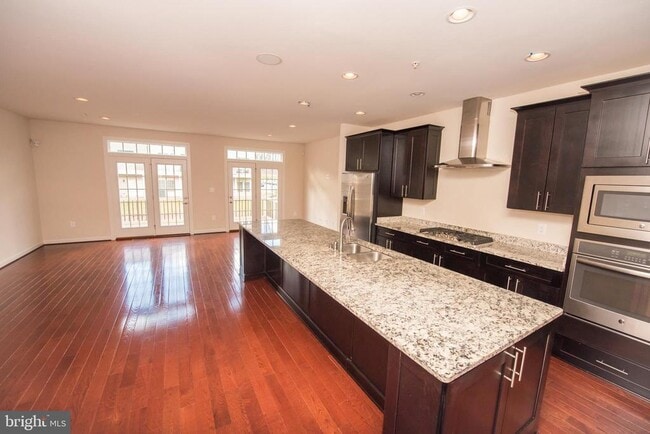 Photo - 7444 Burnside Way