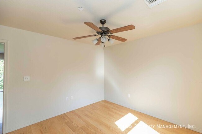 Photo - 203 27th St Unit B