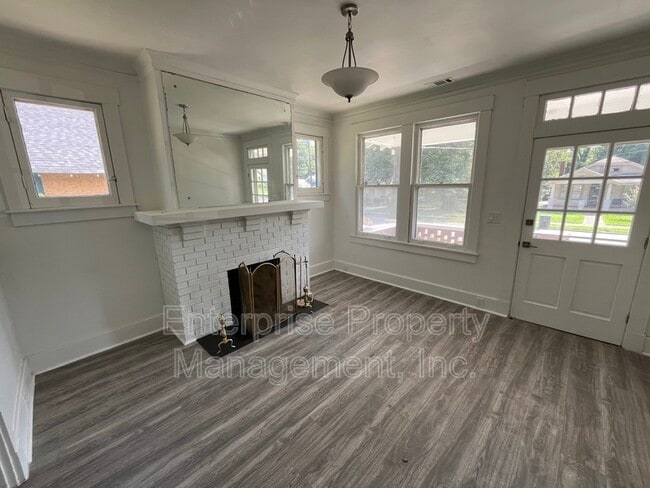 Photo - 1131 Rozelle St