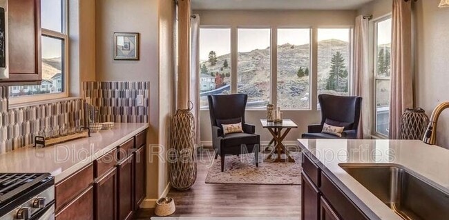 595 Logan Jacob Ln