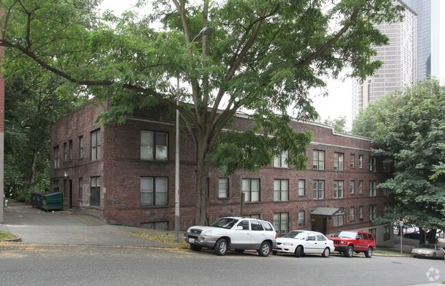 Clarwood Apartments - Clarwood Apartments