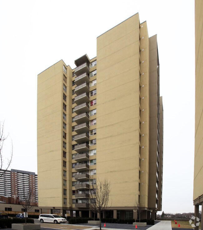 Photo - 2089 Lawrence Av