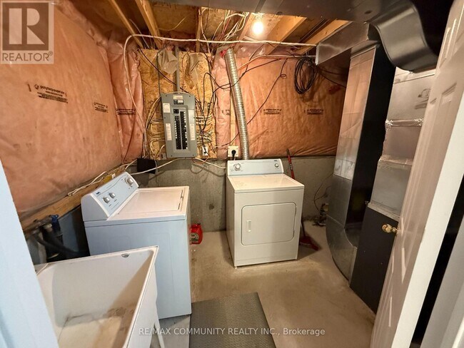 Photo - 27 Bobolink Ave