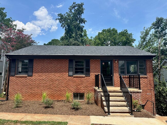 Building Photo - 203 Palatine Ave Unit B