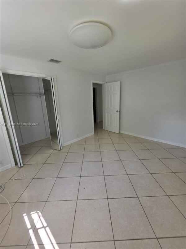 Photo - 5720 Douglas St