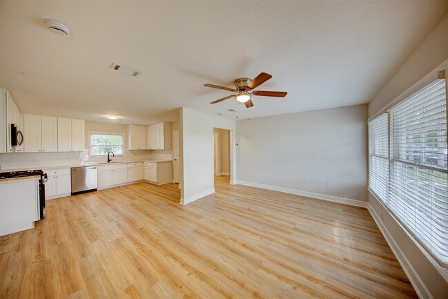 Photo - 1418 13th Ave N