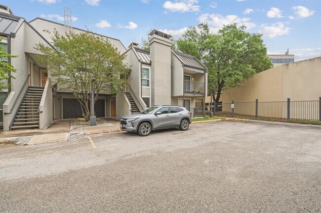 Photo - 935 La Posada Dr Unit 144