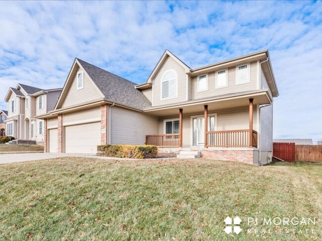 Photo - 4 Bedroom, 2.5 Bathroom - Bellevue Home