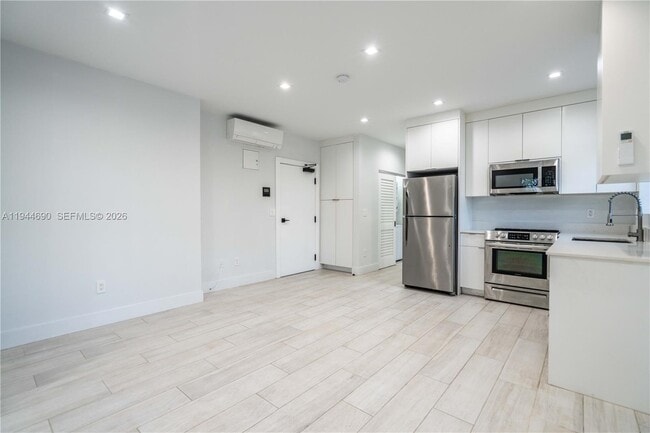 Photo - 960 Jefferson Ave Unit 102