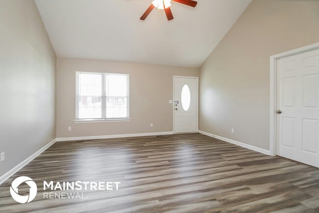 Photo - 2440 Sawmill St