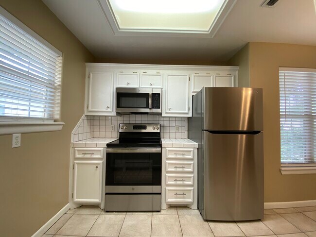 Photo - 1209 Swallow Ave Unit #1